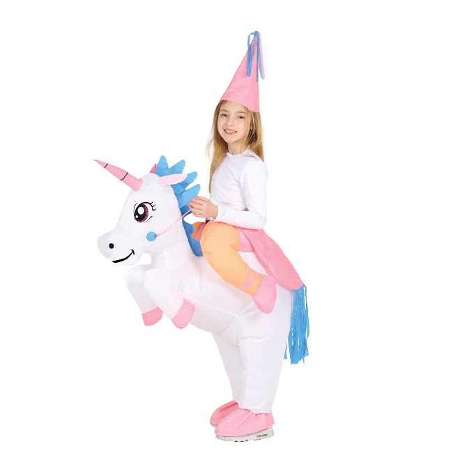 Disfraz de princesa a hombros de unicornio